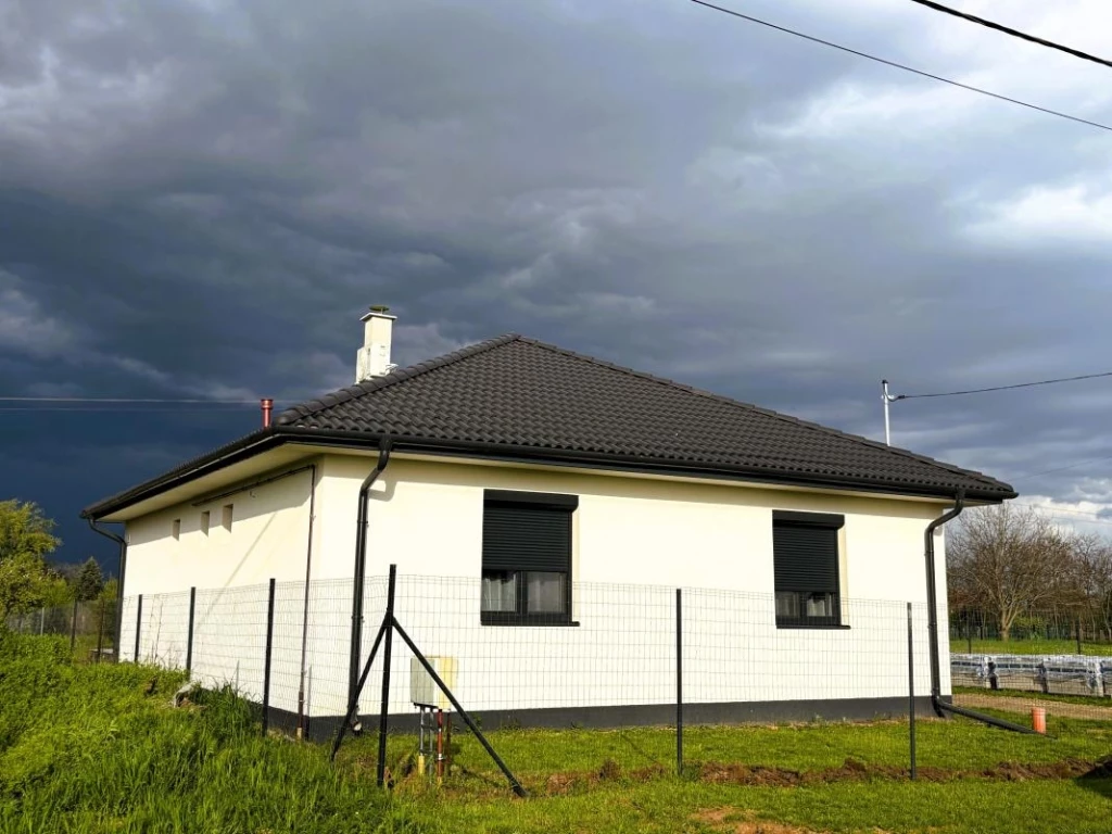 Eladó családi ház, Gyöngyöshalász