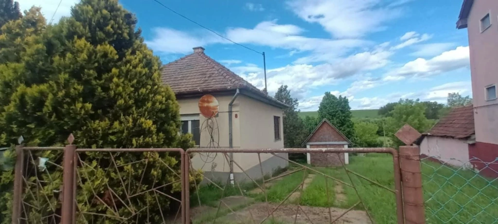 Eladó családi ház, Rózsaszentmárton