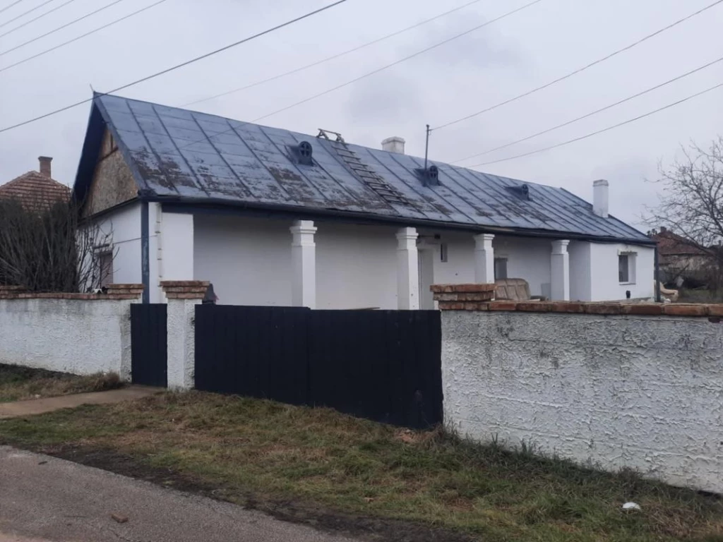 Eladó családi ház, Adács