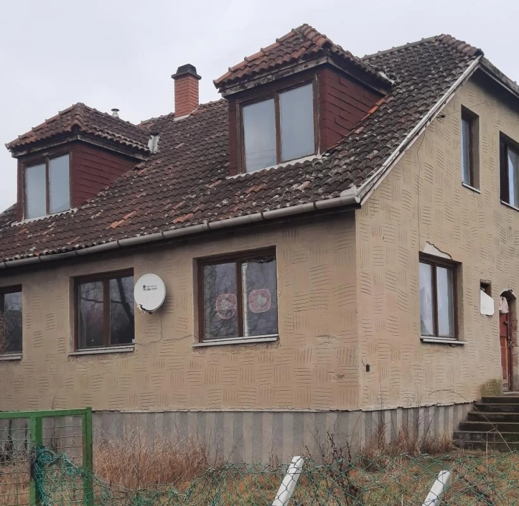 Eladó családi ház, Karácsond