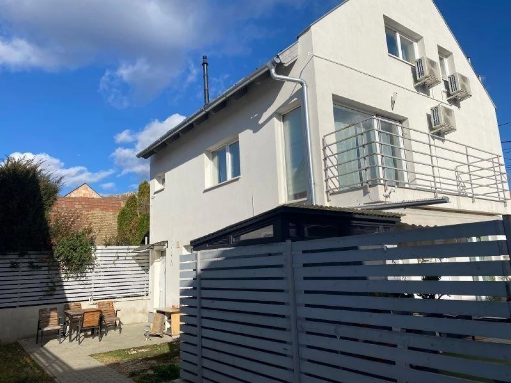 Eladó társasházi lakás, Budaörs