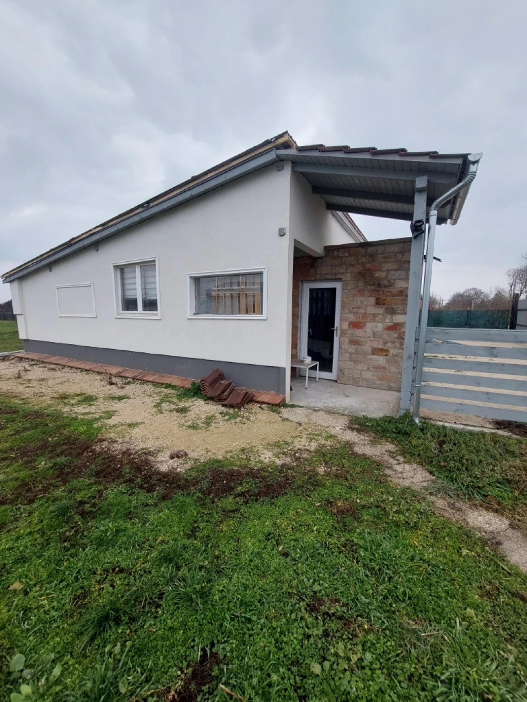 For rent house, Besnyő