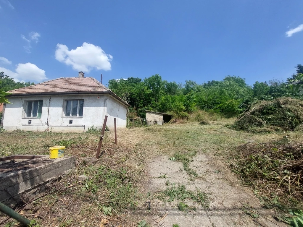KULCS CSENDES LAKÓÖVEZETÉBEN, DUNA PART ÉS KÖZPONT KÖZELÉBEN ÉPÍTÉSI TELEK ELADÓ! ÁLMODJA MEG ÉS ÉPÍTSE FEL ITT ÁLMAI HÁZÁT!