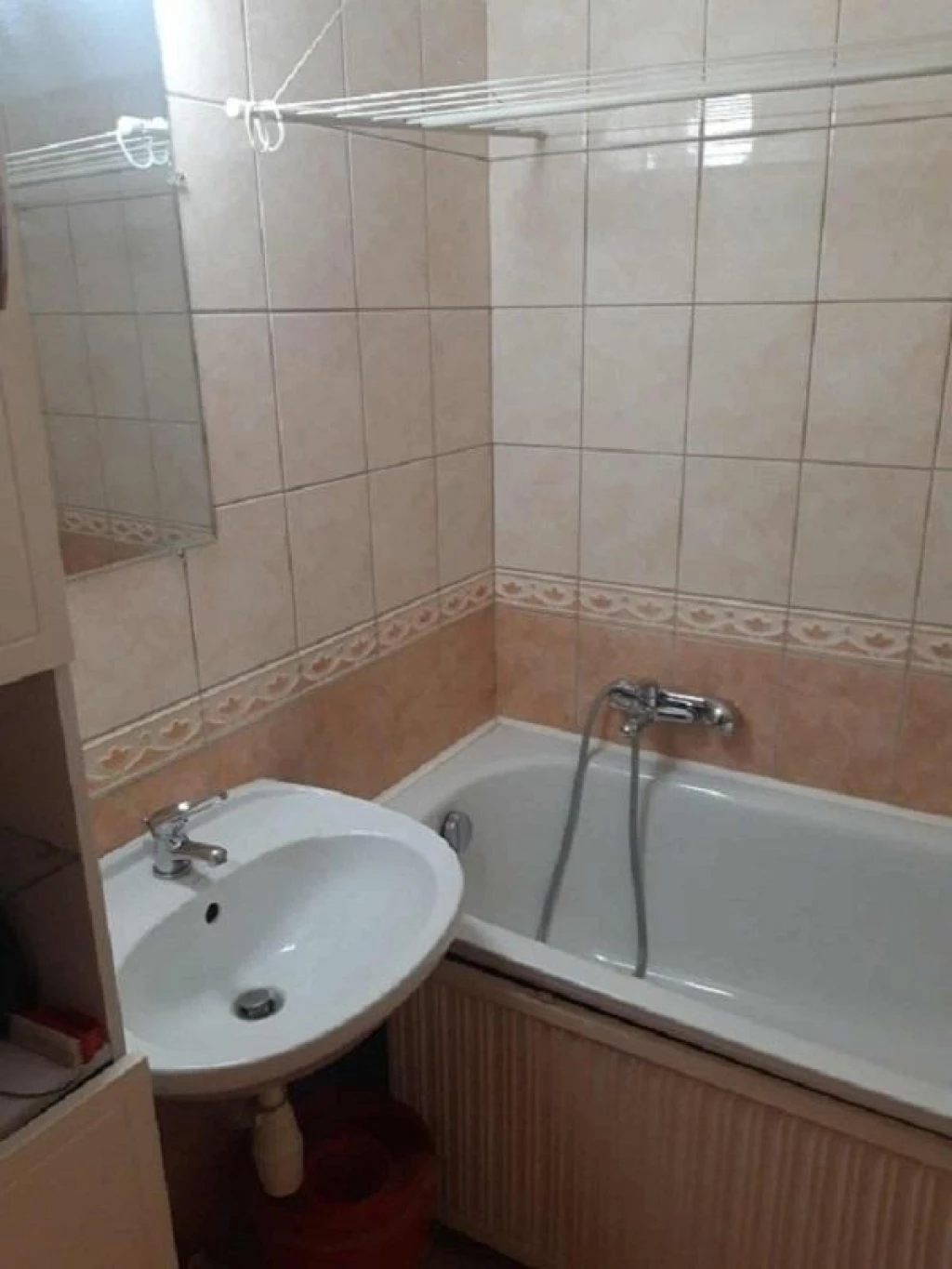 Jó helyen-1. emeleten-kedvező elosztású palotavárosi panel eladó!