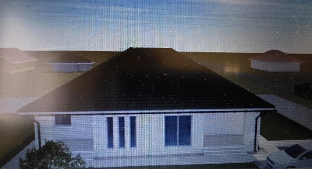 ÚJ ÉPÍTÉSŰ INGATLAN, PUSZTASZABOLCS VELENCE FELŐLI OLDALÁN