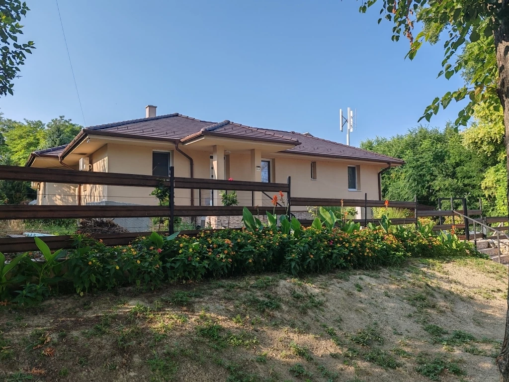 For sale house, Kápolnásnyék