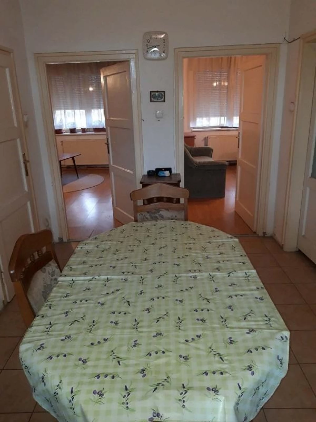 Felsővárosi, kertkapcsolatos, földszinti téglalakás eladó!