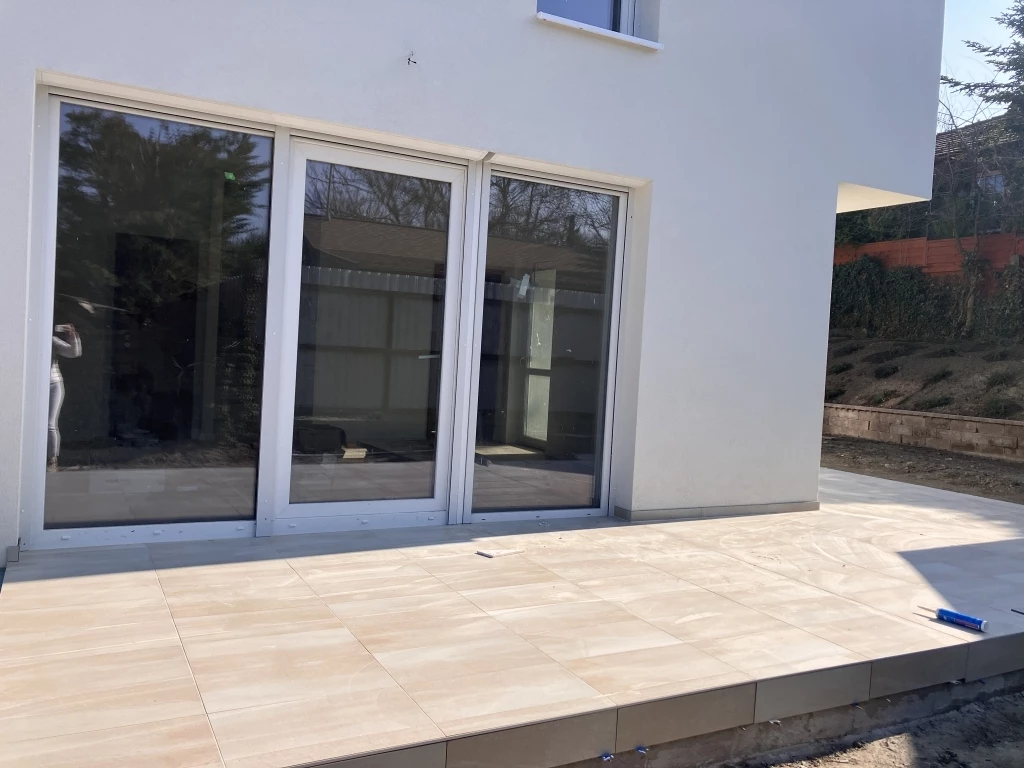 Velencei tó közli új költözhető ház eladó