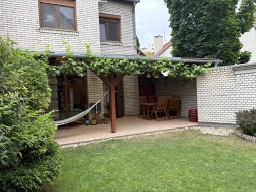 c3-1-name c2-82-name, Székesfehérvár