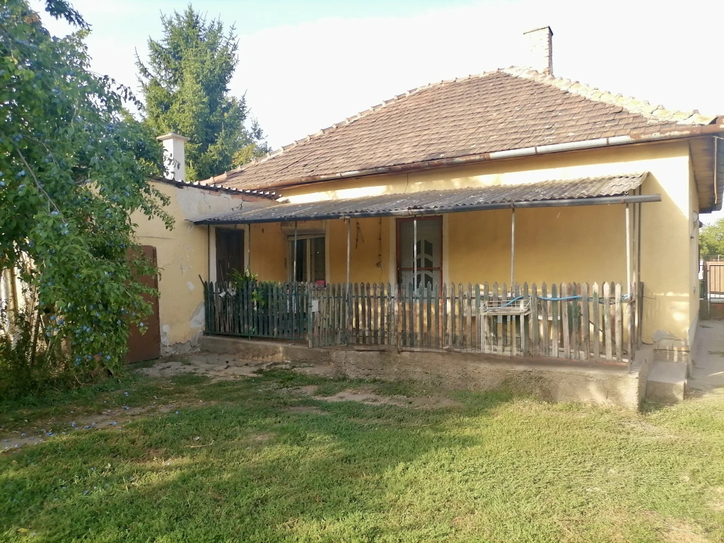 c3-1-name c2-1-name, Pusztaszabolcs