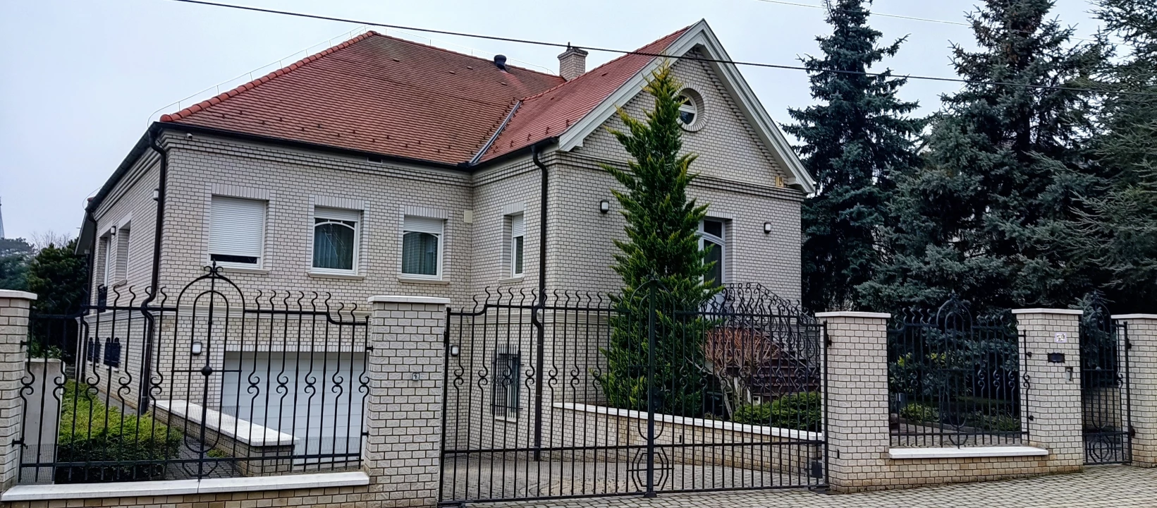 For sale villa, residence, Debrecen