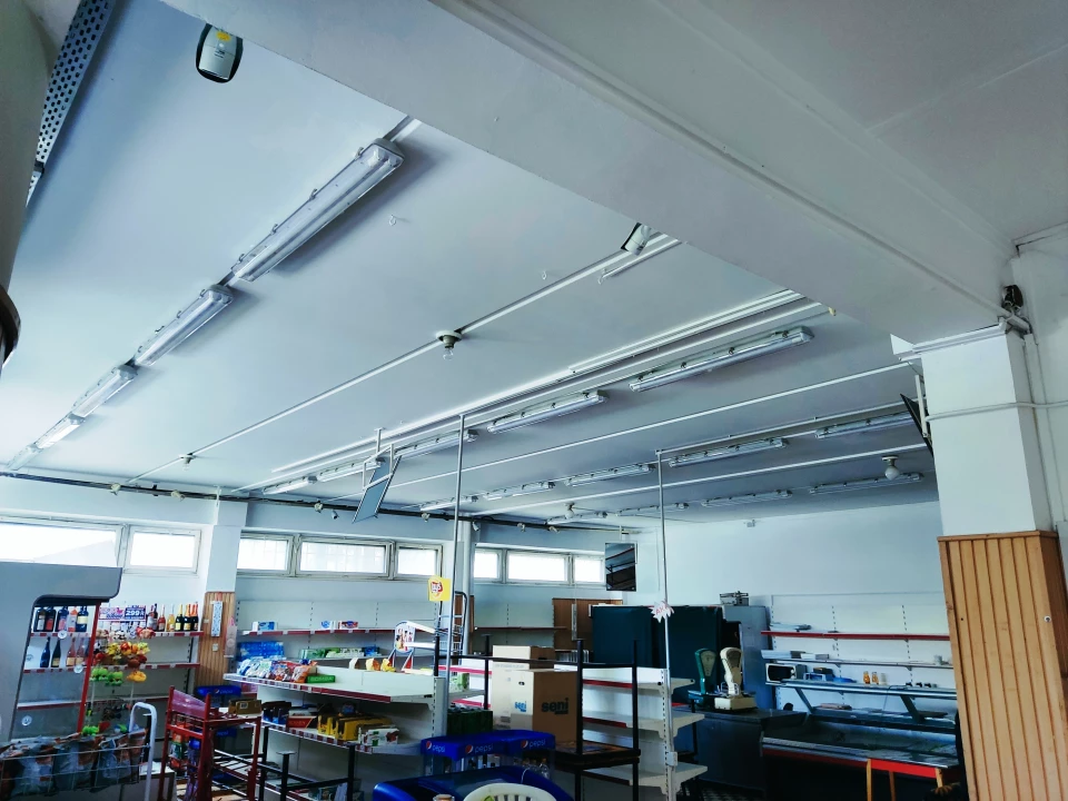 Eladó üzlet, Debrecen, Árpád tér