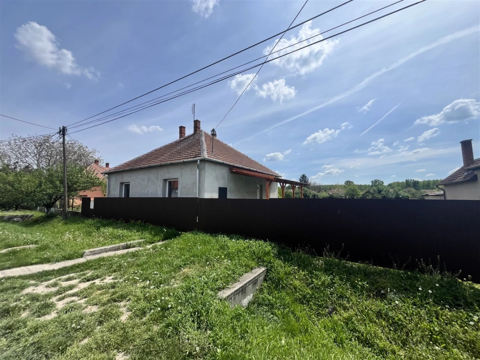 Eladó családi ház, Sarkad