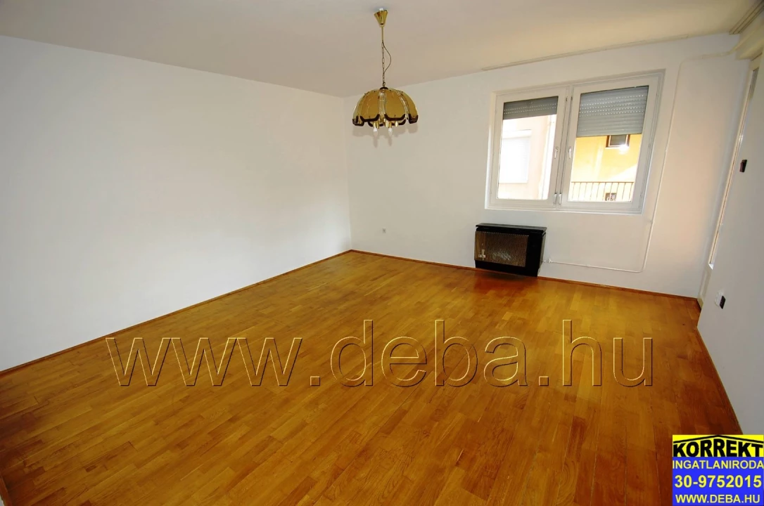 Eladó téglalakás, Balatonboglár