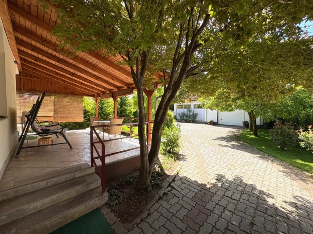 Kertvárosban ritka ajánlat!