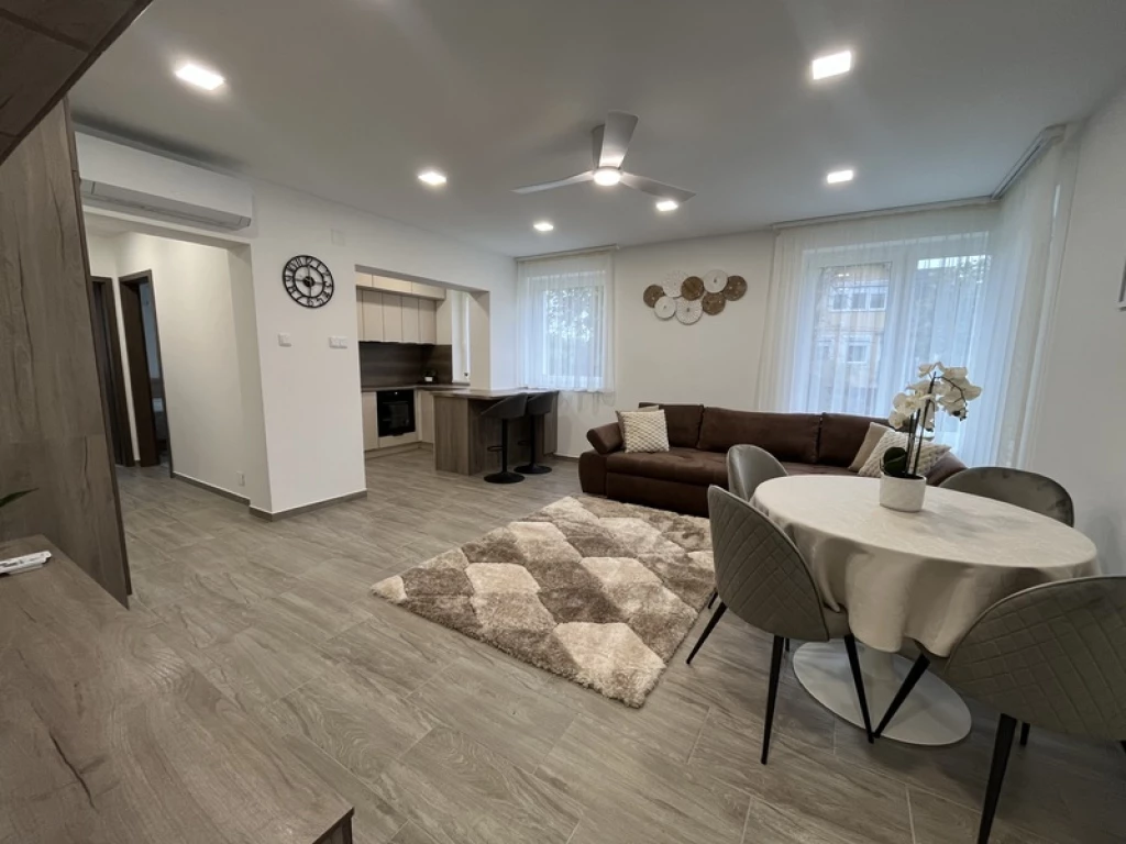 Kiadó vadonatúj, elegáns lakás Debrecenben, a Műszaki Kar kö