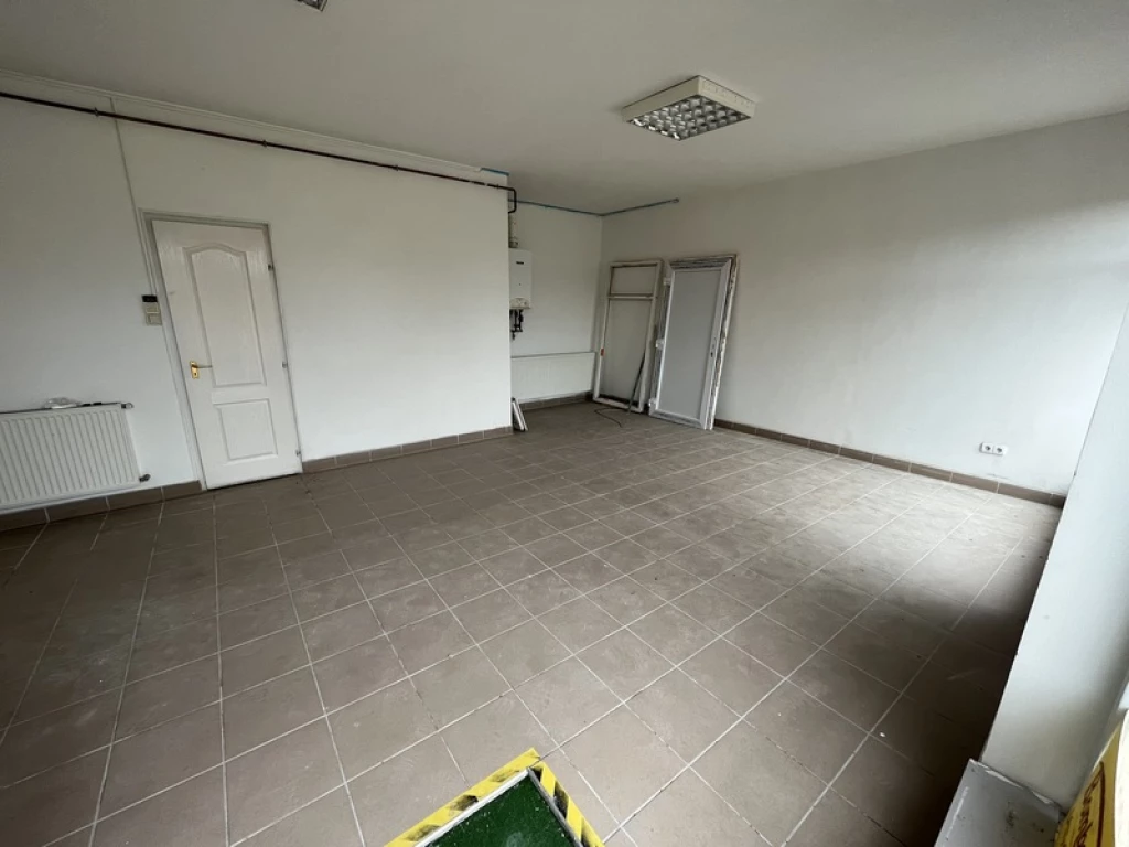 Eladó üzlethelyiség Hajdúsámsonban!