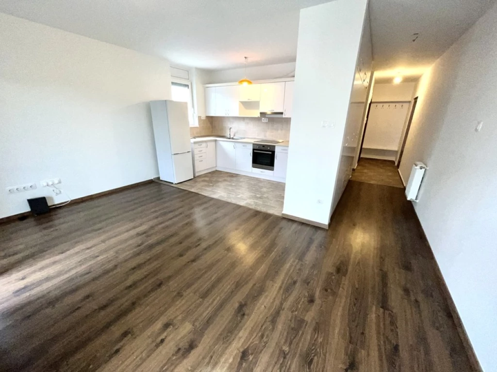 Újszerű lakás kiadó az Ispotály lakóparkban!!