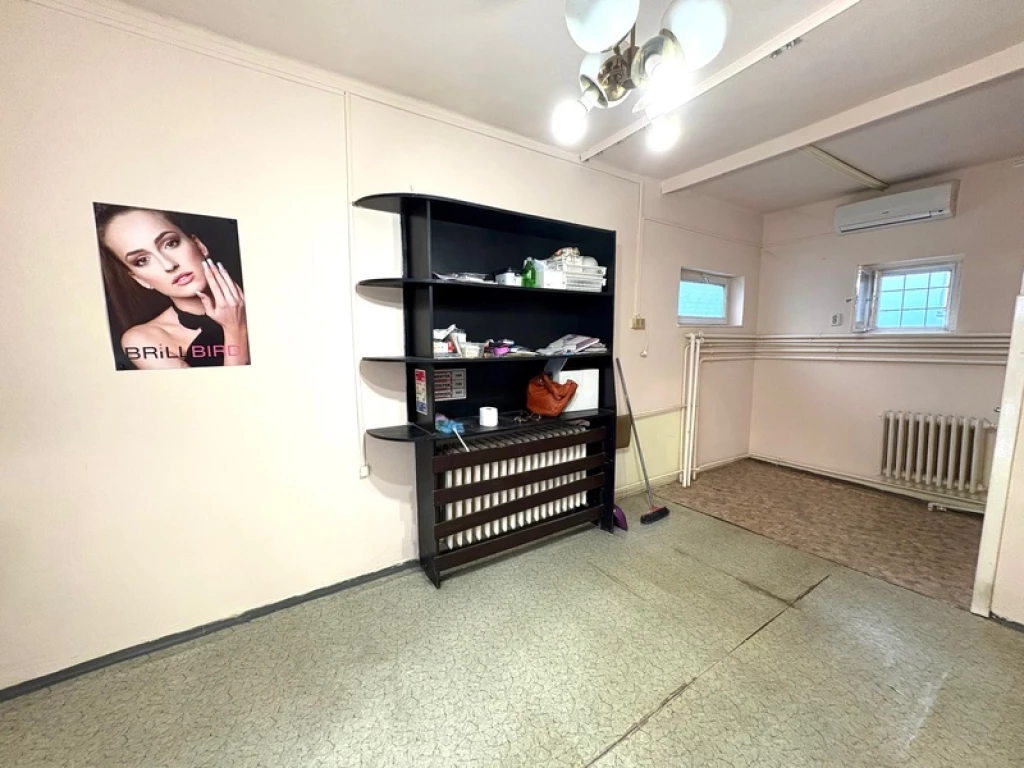 Belvárosi kis üzlet eladó!