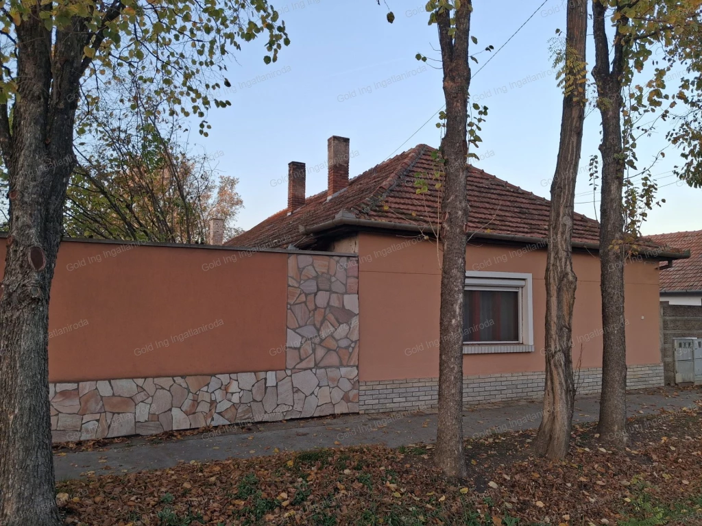 For sale part of a house property, Békéscsaba, 3. kerület