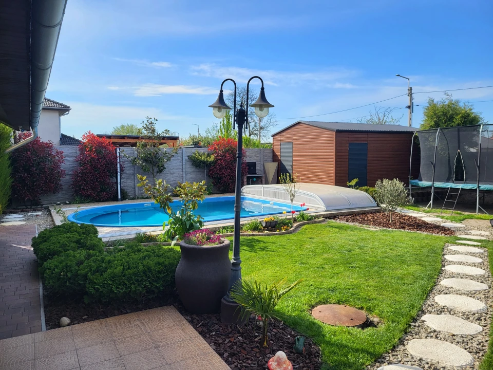 c3-1-name c2-1-name, Győrzámoly