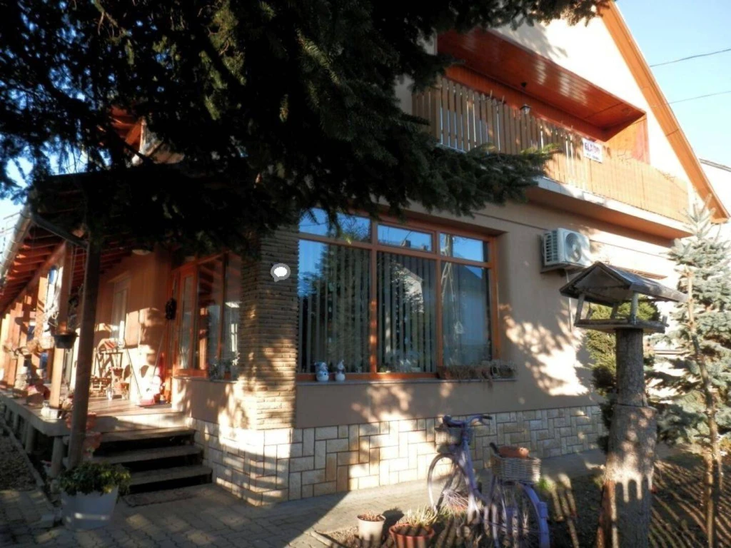 Eladó Családi ház, Keszthely, Zámor, 255nm, 220000000 Ft