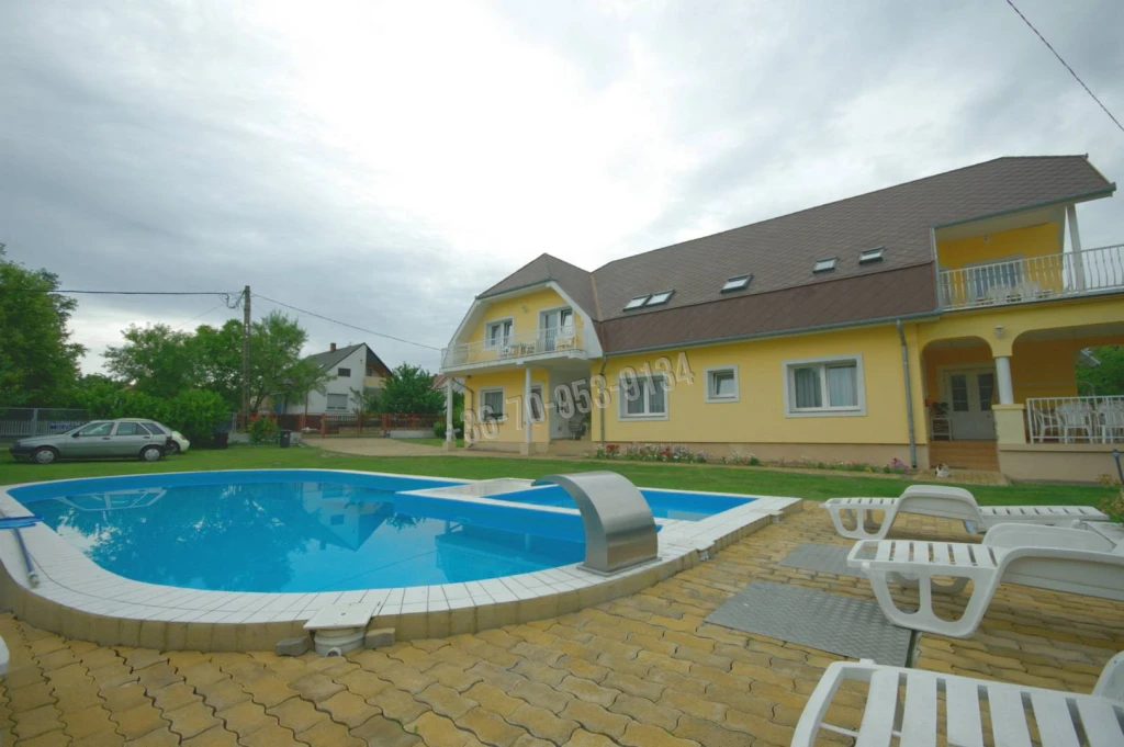 Eladó Hotel, panzió, Gyenesdiás, Alsógyenes, 375nm, 179000000 Ft