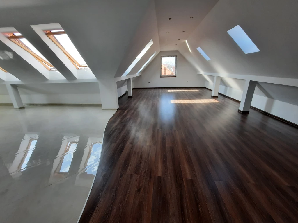 Eladó társasházi lakás, Jászberény