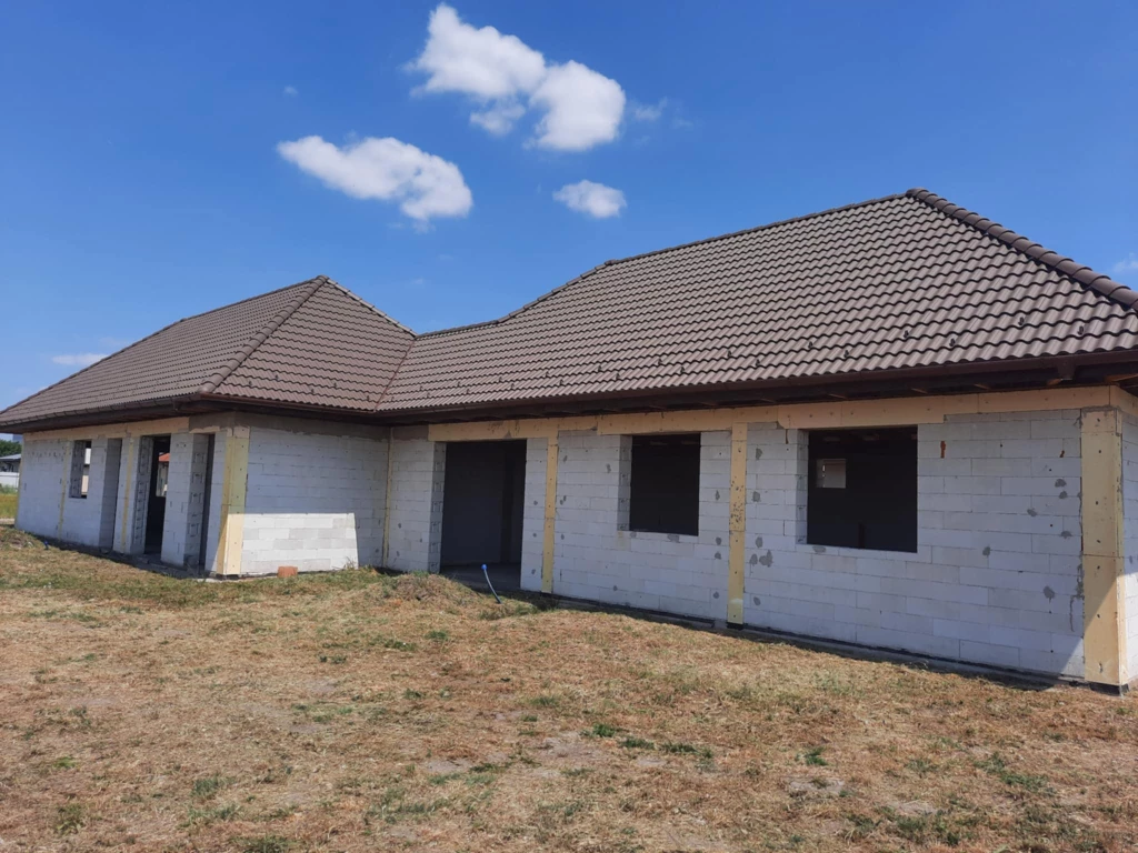 Eladó ikerház, Jászberény