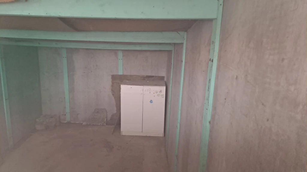 Eladó , Jászberény