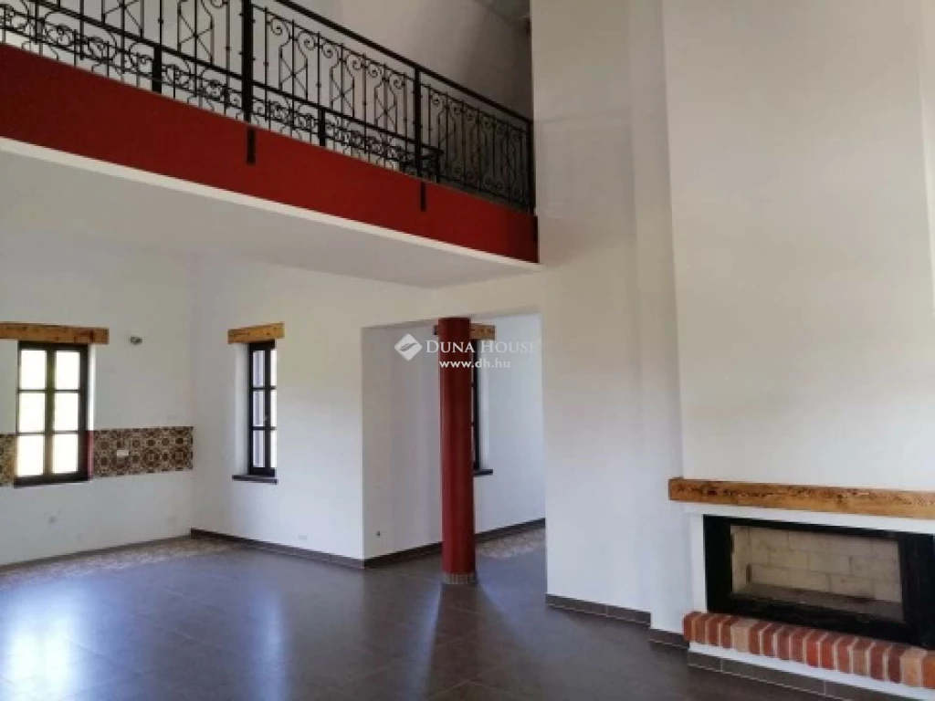 Eladó tanya, Jászberény