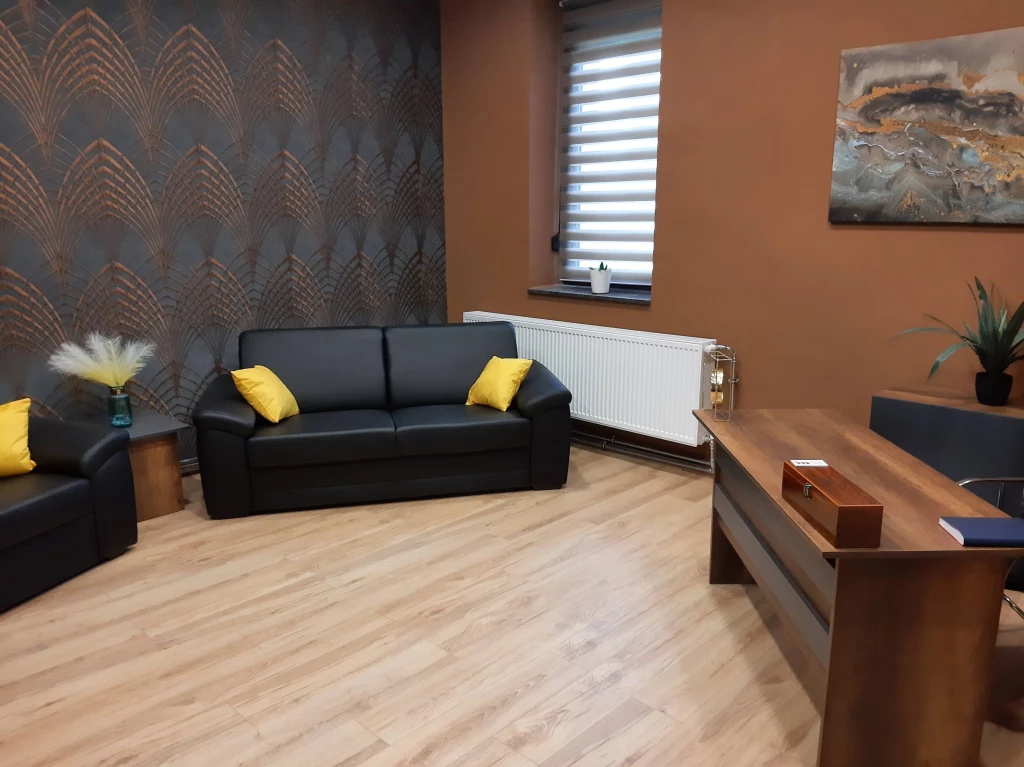 Kiadó , Jászberény