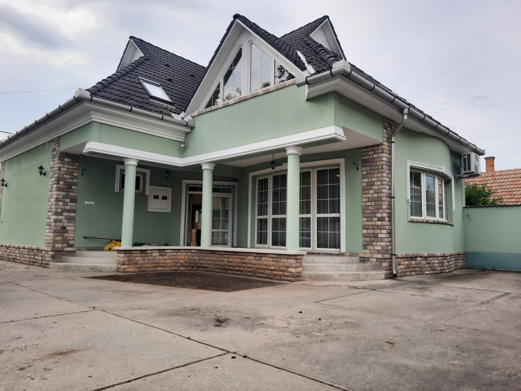 Eladó családi ház, Jászberény