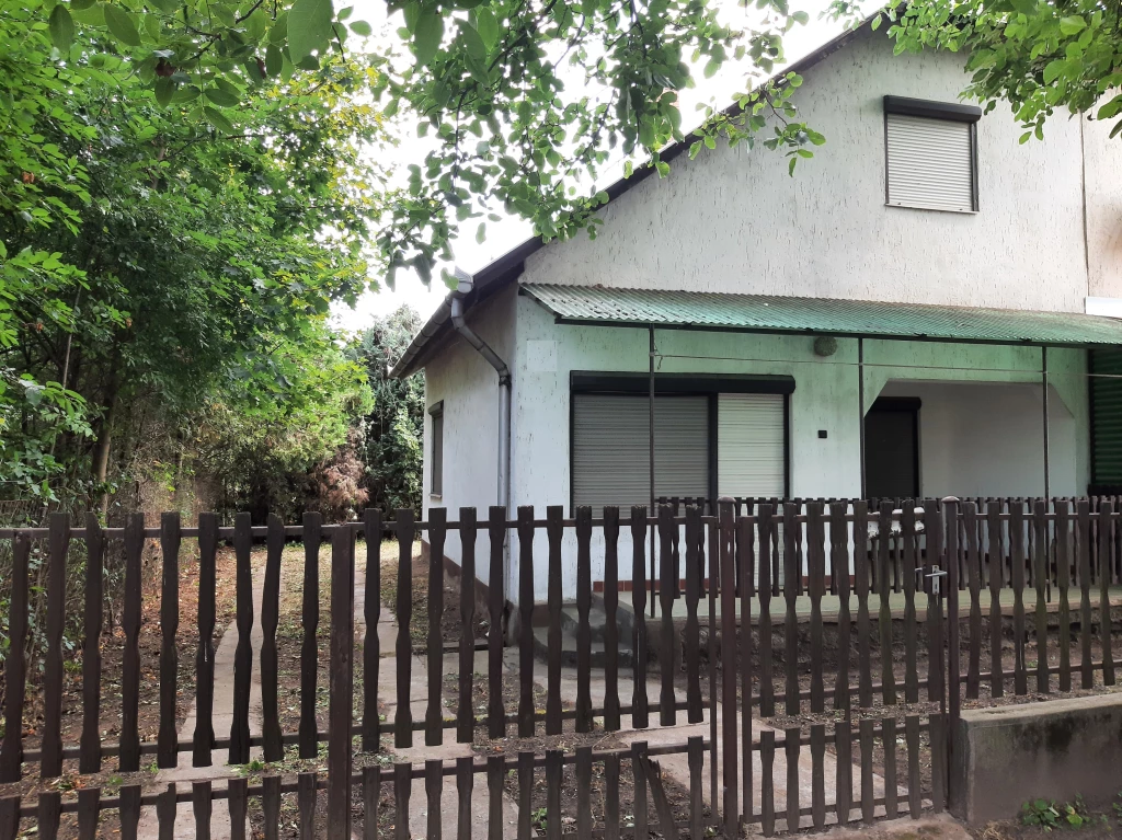 Eladó ház- házrész, Jászapáti