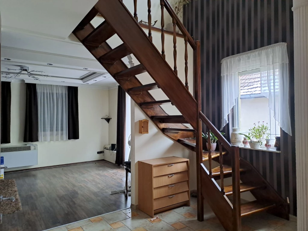 Eladó családi ház, Jászberény