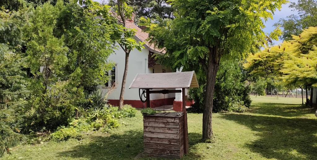 Eladó ház- házrész, Jászapáti