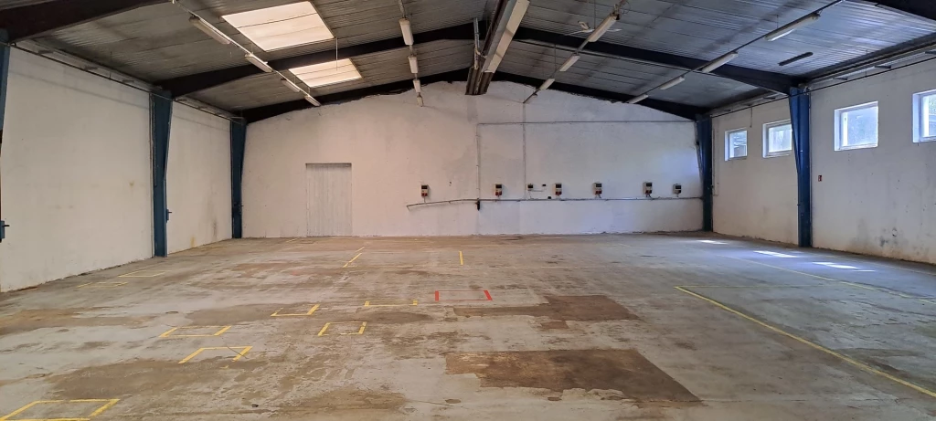 Eladó , Jászberény