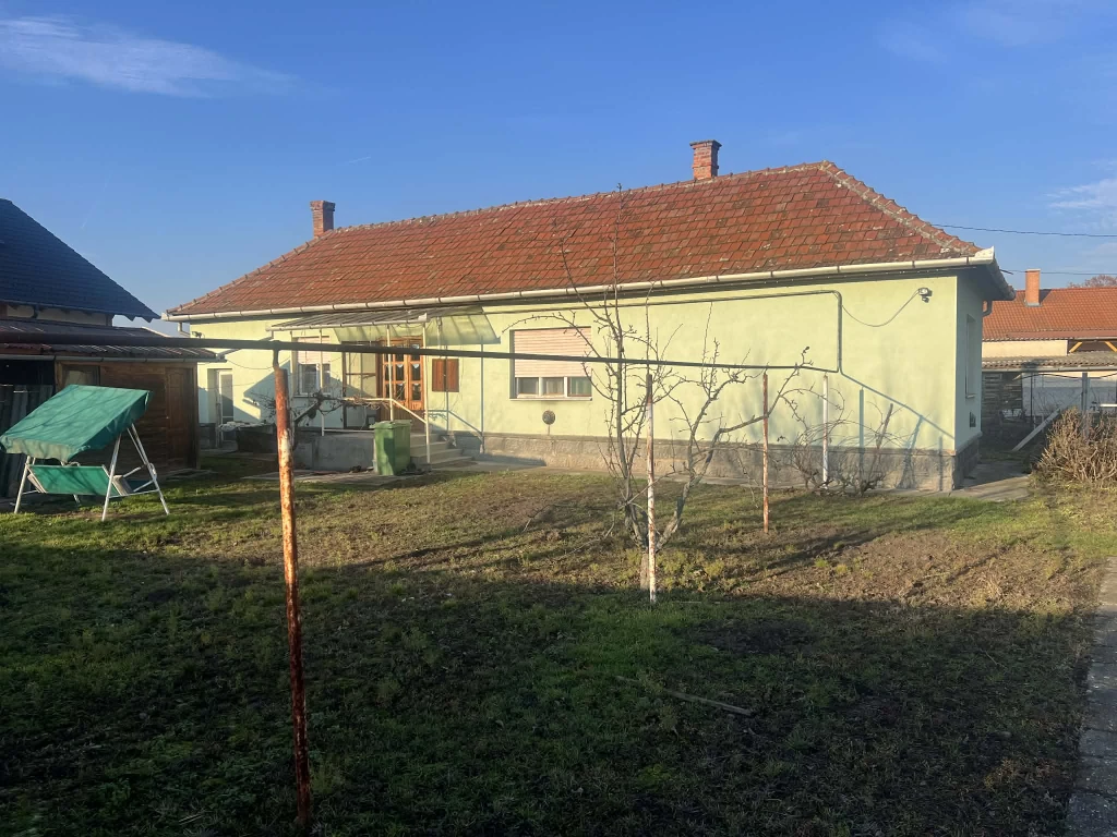 Eladó családi ház, Jászberény