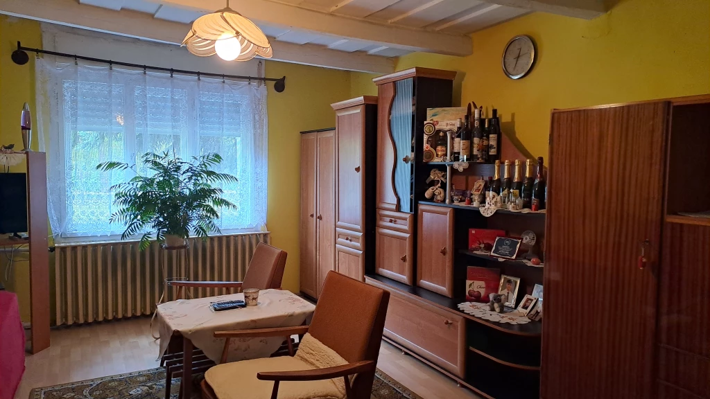 Eladó tanya, Jászberény