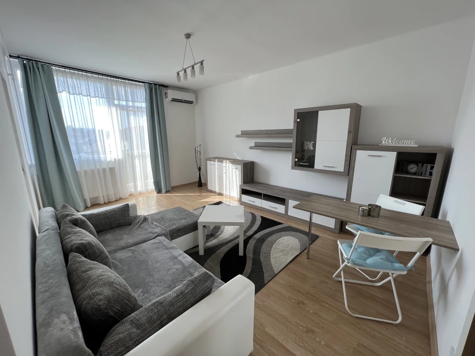 Eladó téglalakás, Oroszlány