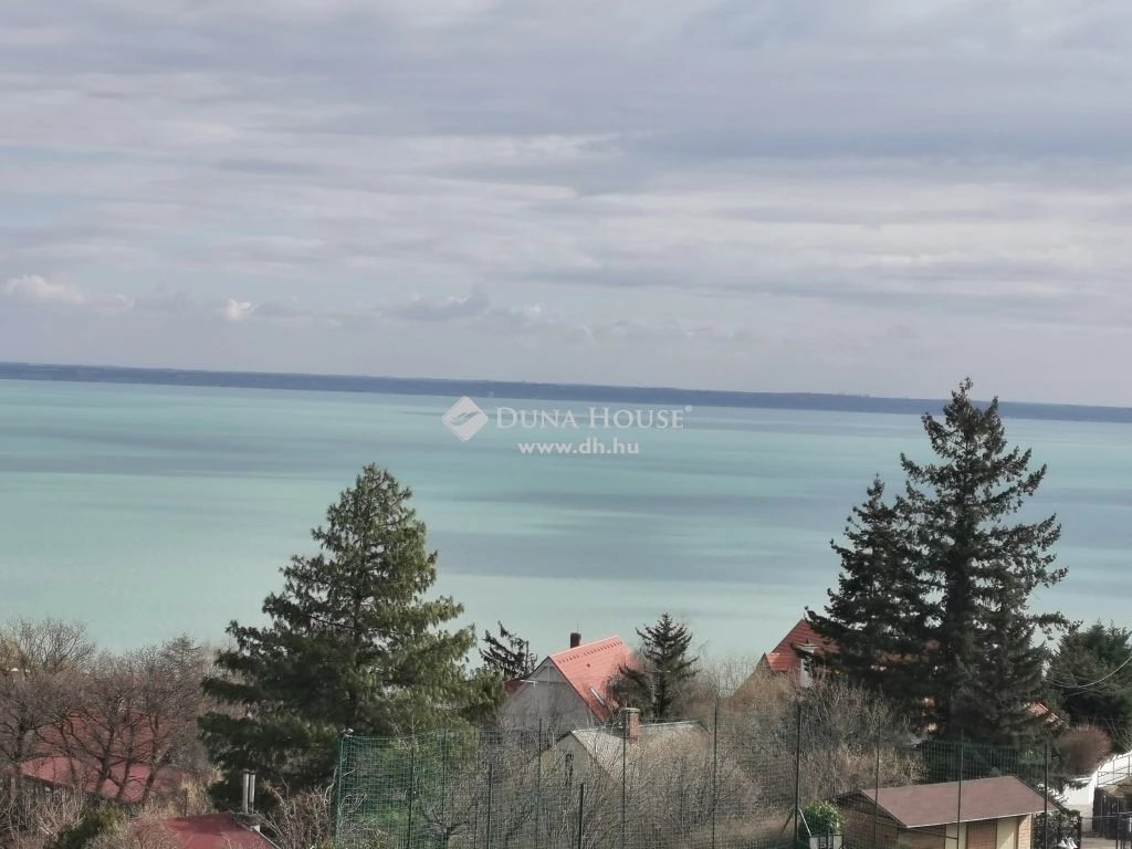 Eladó telek, Balatonalmádi