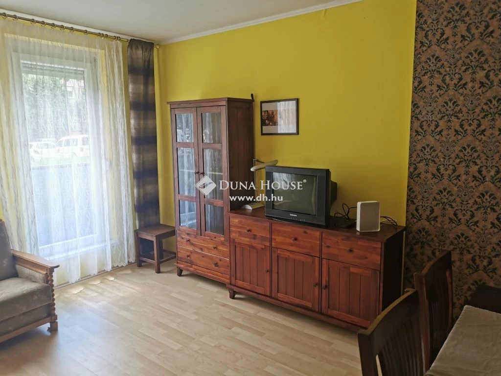 For sale panel flat, Veszprém, Jutasi úti lakótelep