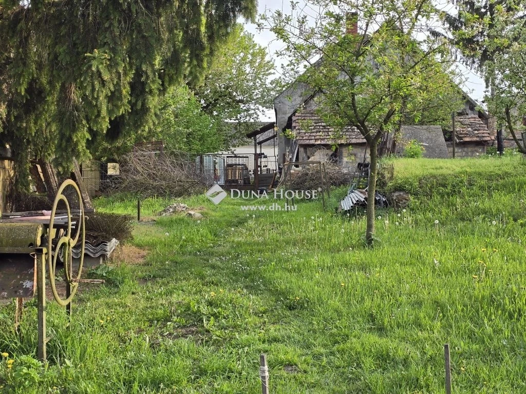 Eladó ház, Bakonyoszlop