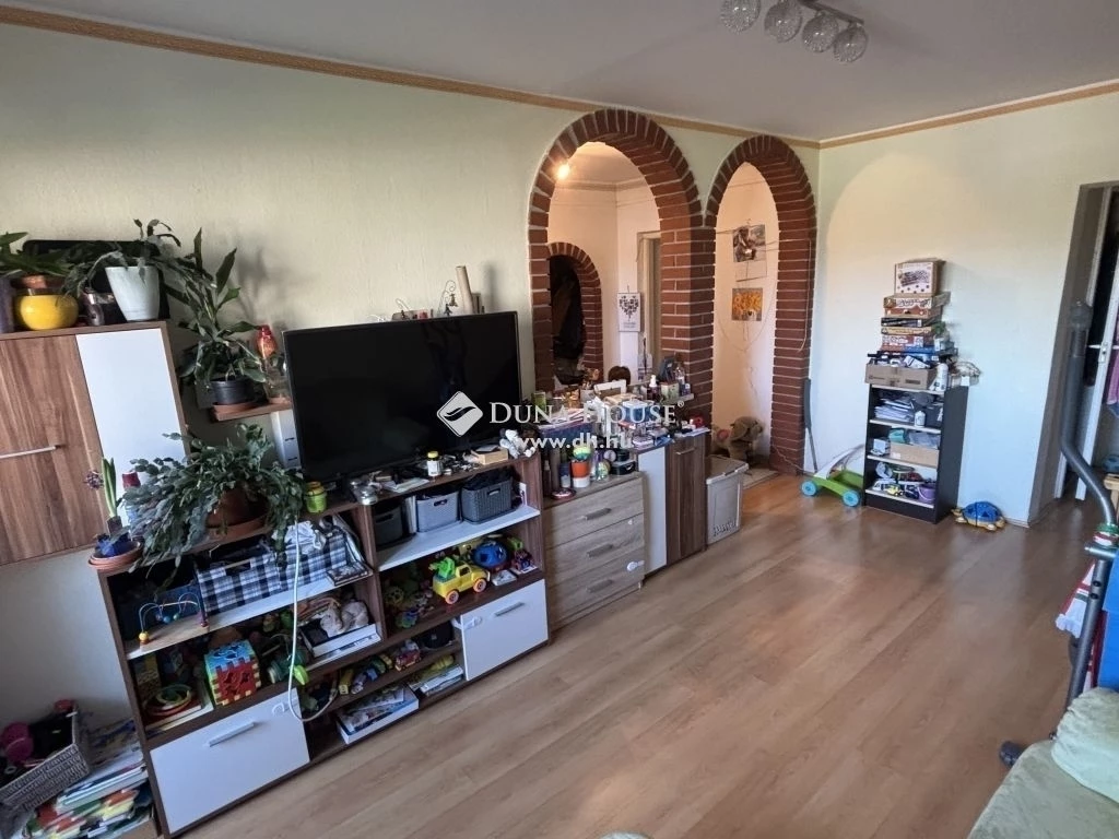 For sale panel flat, Veszprém