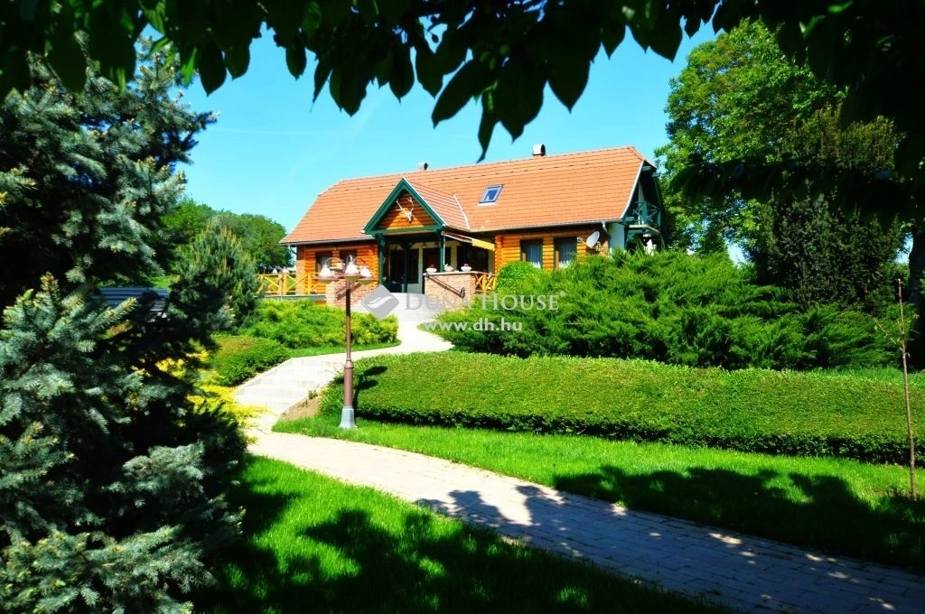 Eladó ház, Siófok