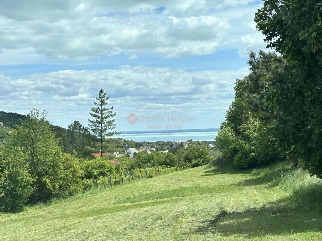 Eladó telek, Balatonfüred