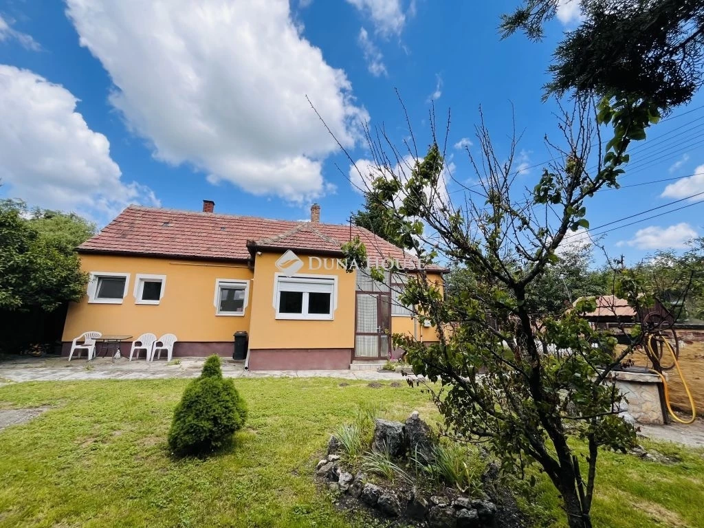 Eladó ház, Ajka
