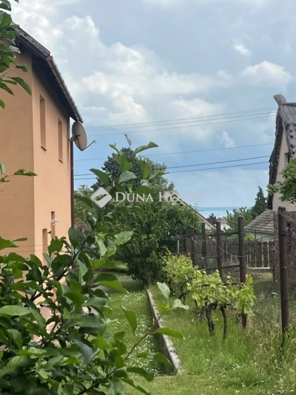 Eladó ház, Balatonalmádi