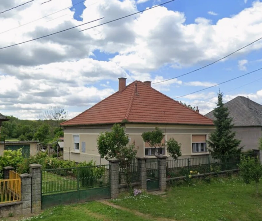 Eladó családi ház, Pannonhalma