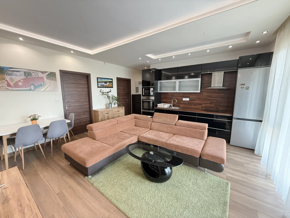 Kiadó téglalakás, Paks